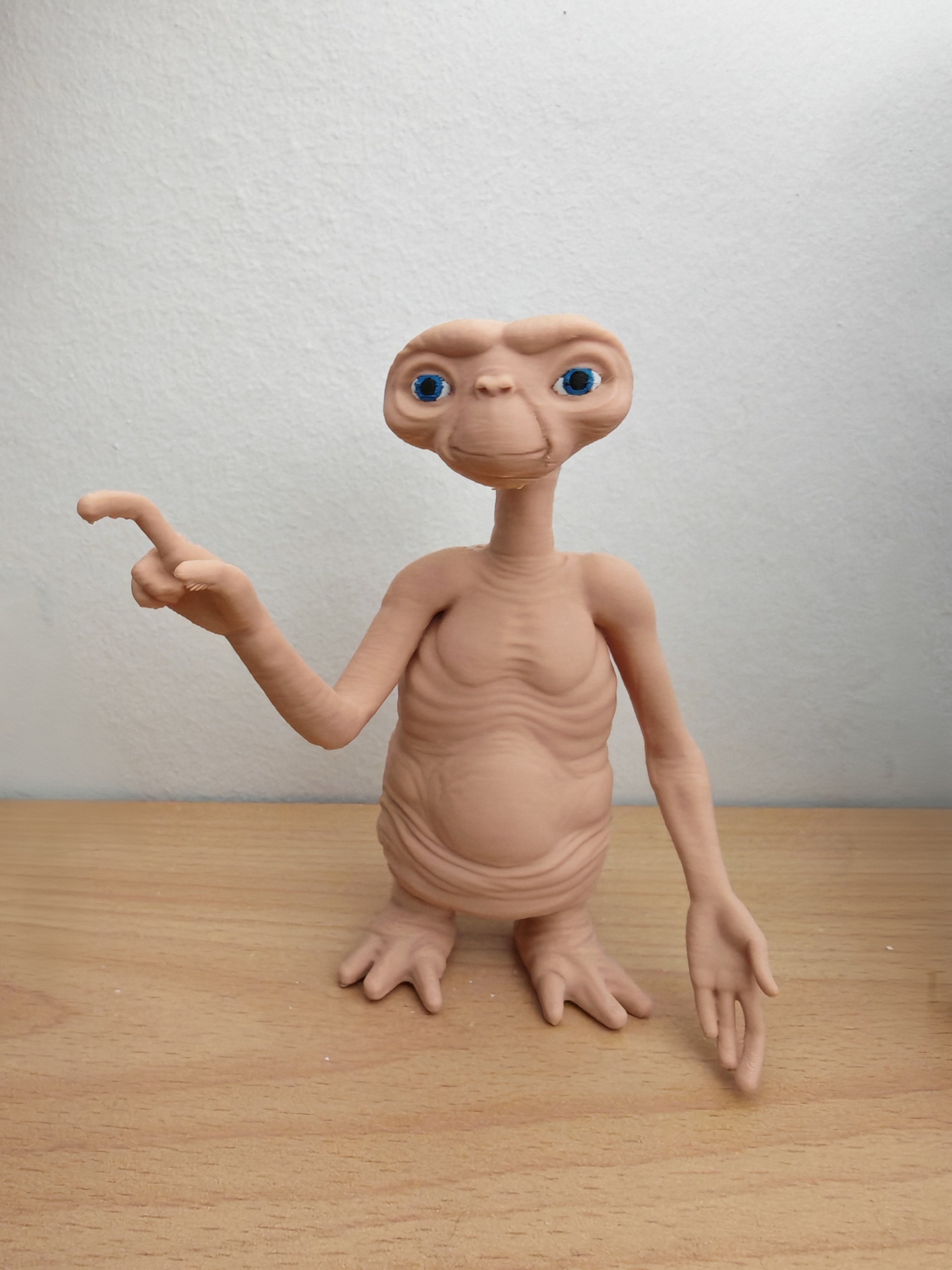 Figurine alien rétro imprimée en 3D – déco pop culture années 80