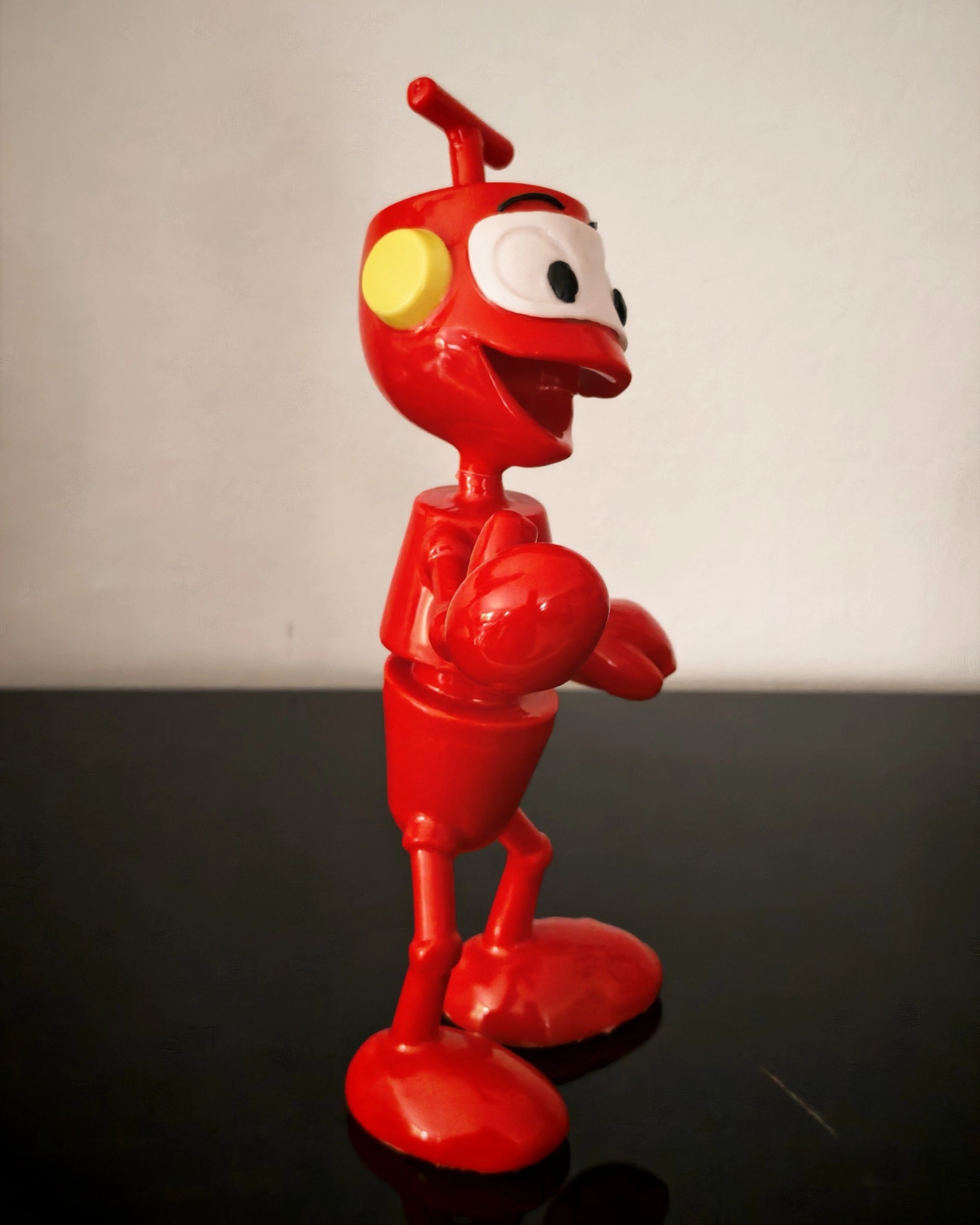 Figurine robot rétro années 80 – vue 2